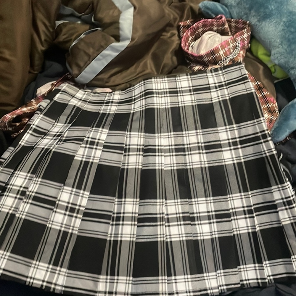 Black and white skirt good condition